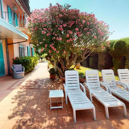 Rocca Maria - Maisons & Pour 8 Personnes 064