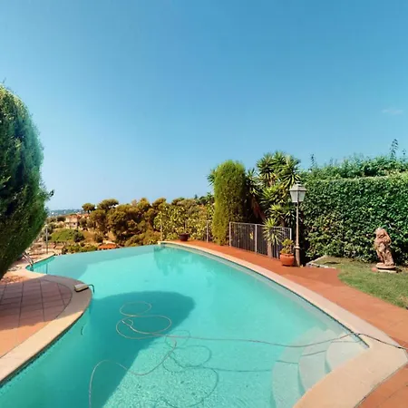 Rocca Maria - Maisons & Pour 8 Personnes 064 Villa